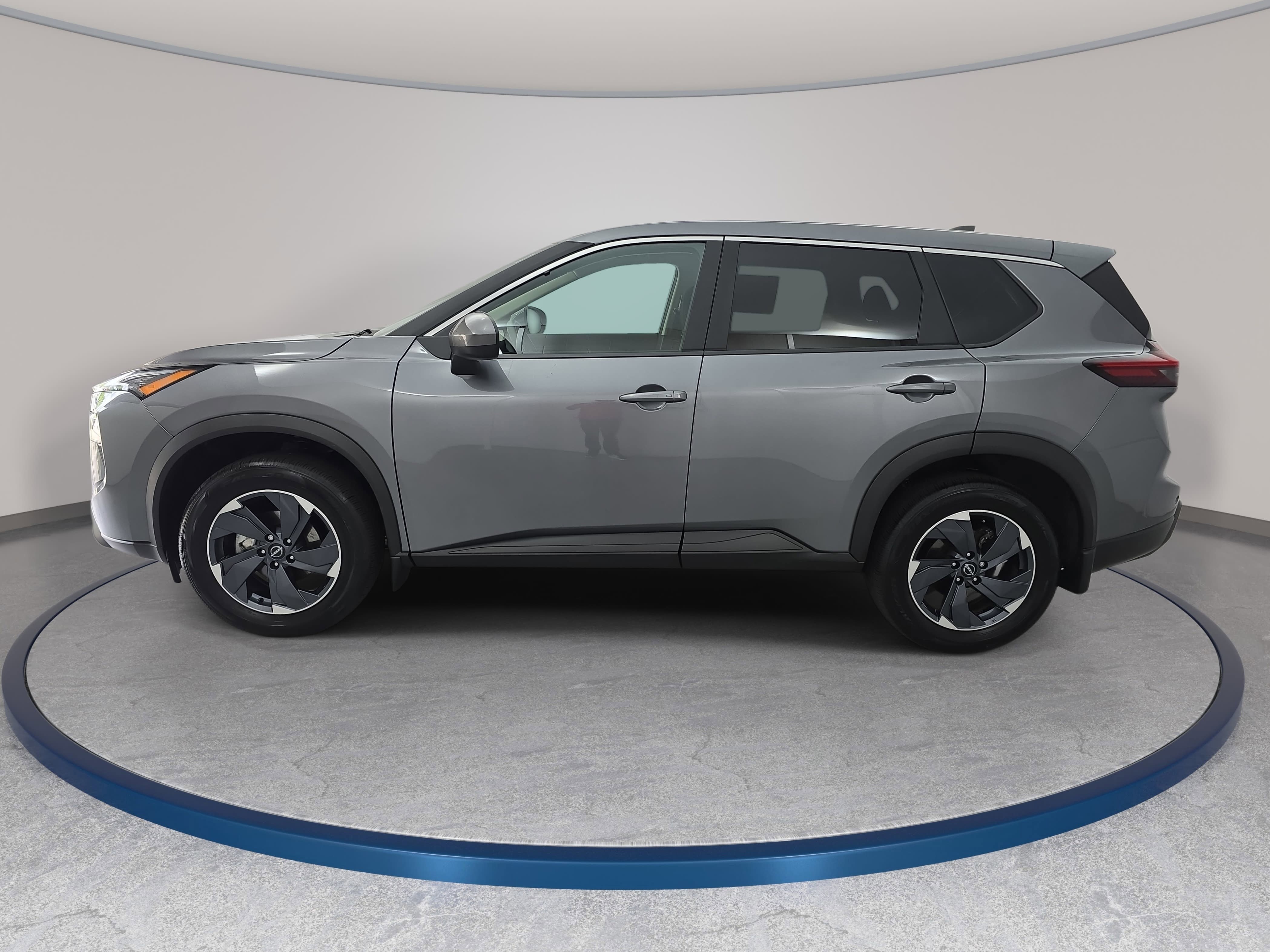 Certified 2025 Nissan Rogue SV FWD image 8