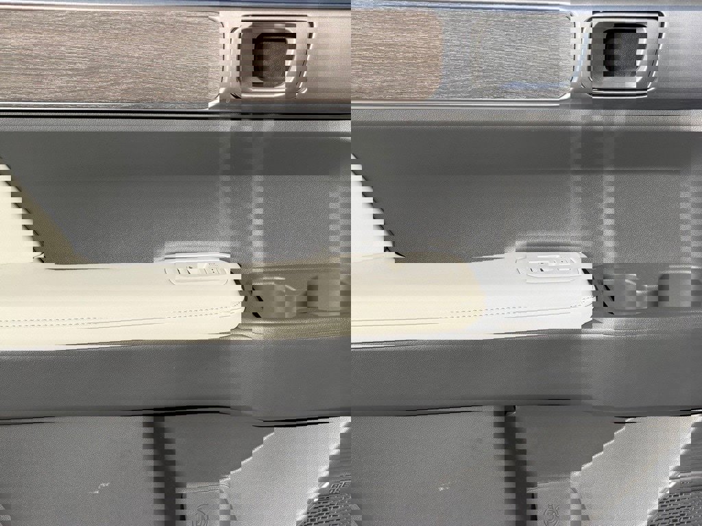 Used 2024 Hyundai Santa Fe Calligraphy image 11