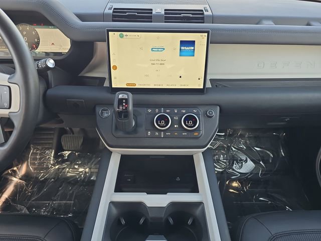 Used 2025 Land Rover Defender 110 S image 10
