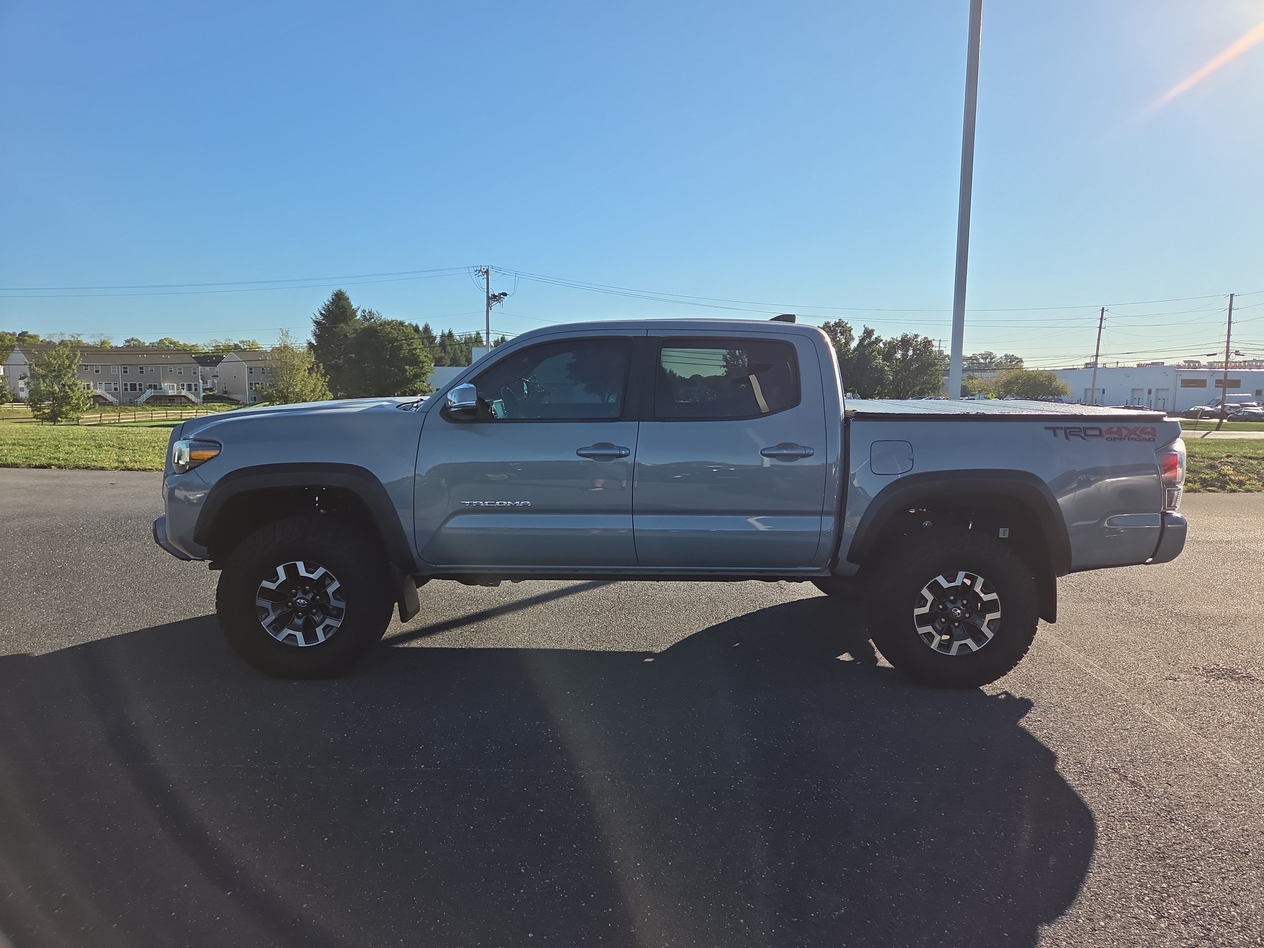 Used 2021 Toyota Tacoma TRD Off-Road w/ TRD Premium Off Road Package AWD/4WD image 12
