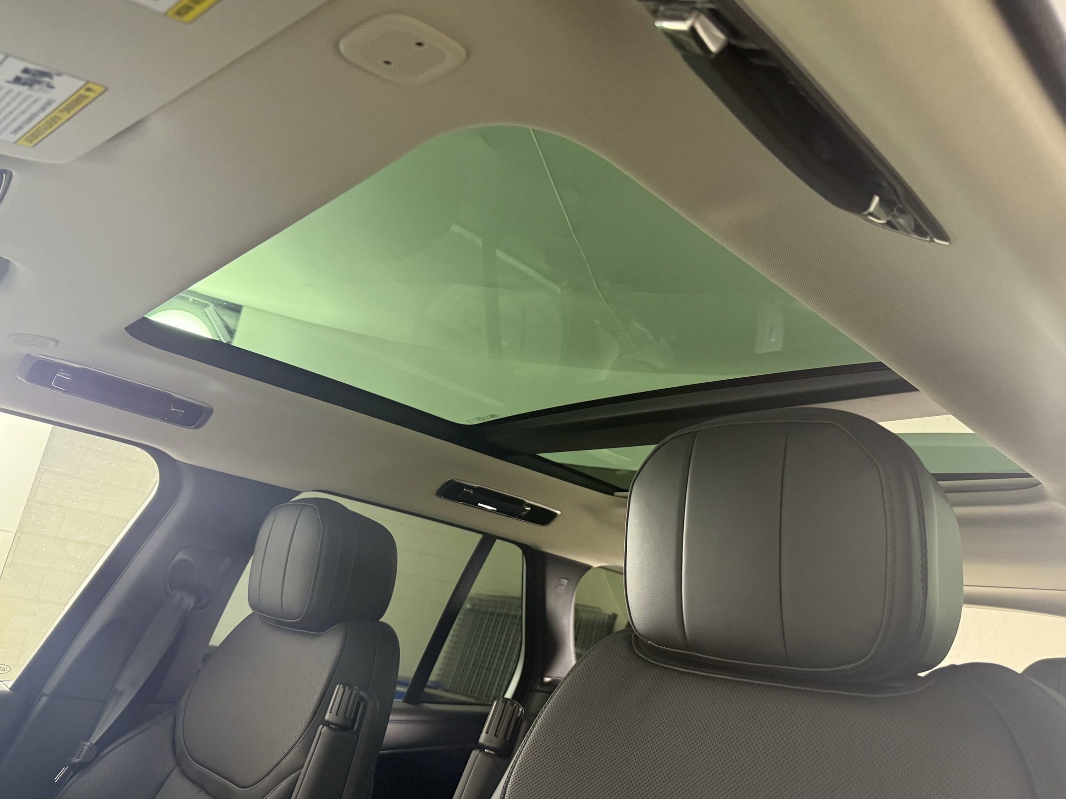 New 2025 Land Rover Range Rover SE image 10