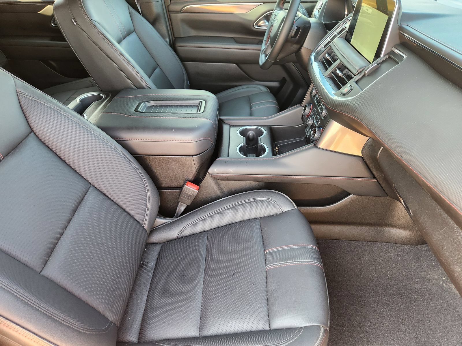 Used 2024 Chevrolet Tahoe RST w/ Luxury Package AWD/4WD image 17