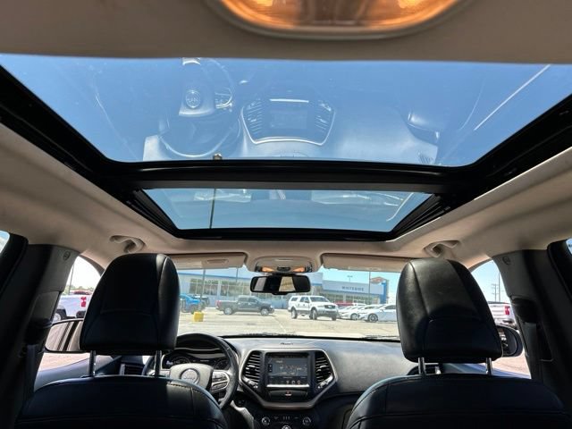 Used 2017 Jeep Cherokee High Altitude AWD/4WD image 7
