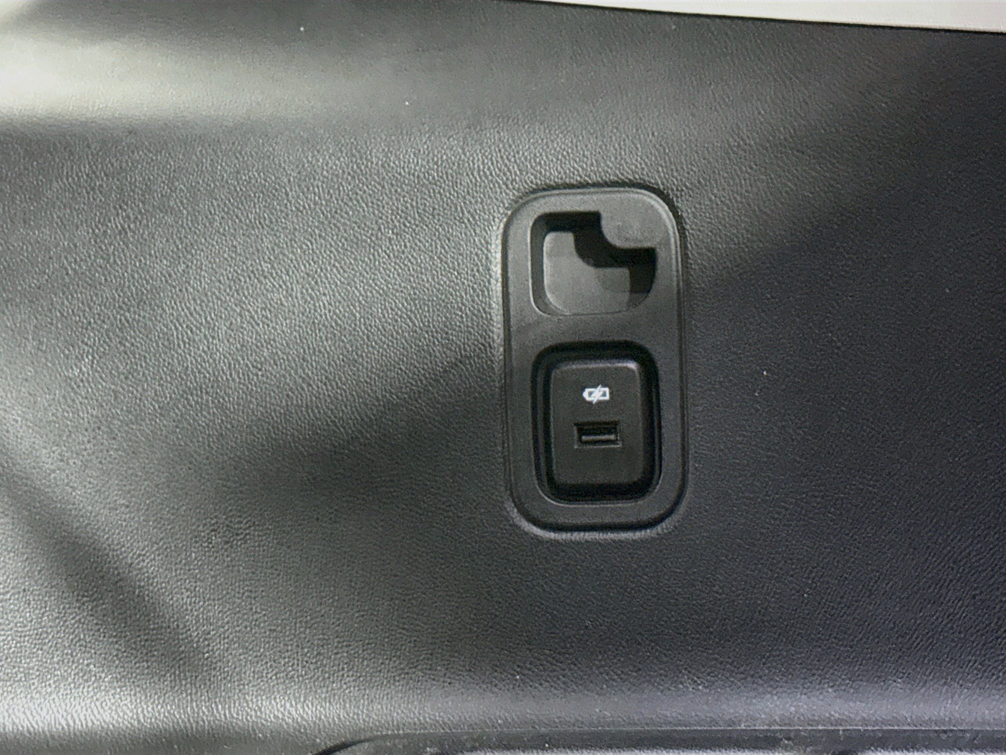 Used 2021 Chevrolet Traverse LS FWD image 45