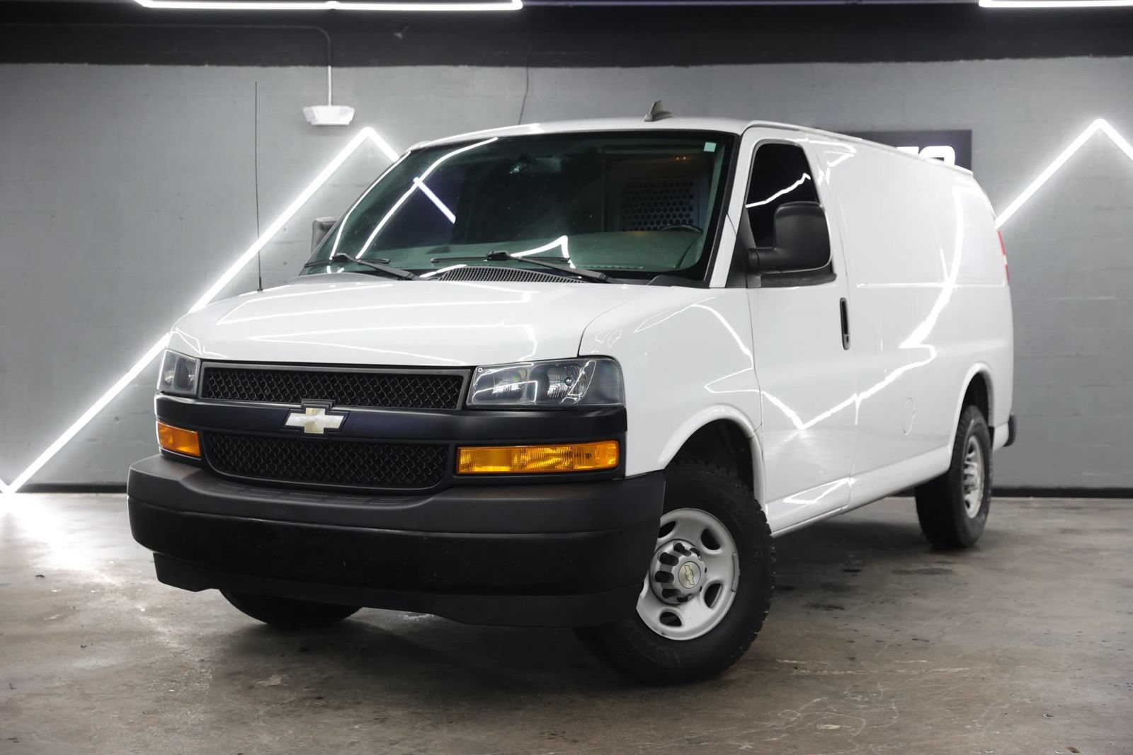 Used 2020 Chevrolet Express 2500 w/ Communications Package RWD image 1