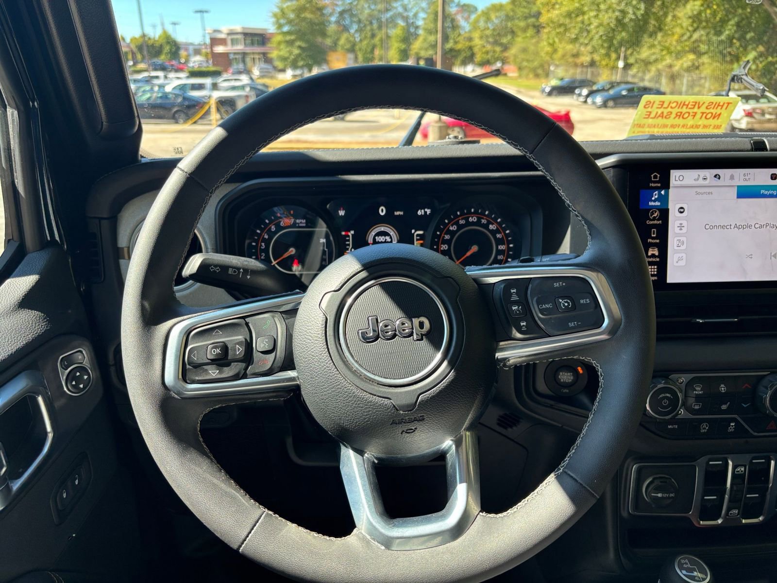 Used 2025 Jeep Wrangler Sahara image 34