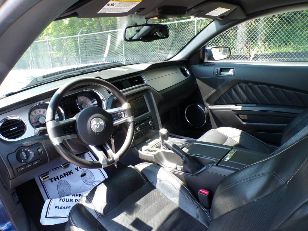 Used 2010 Ford Mustang GT RWD image 11