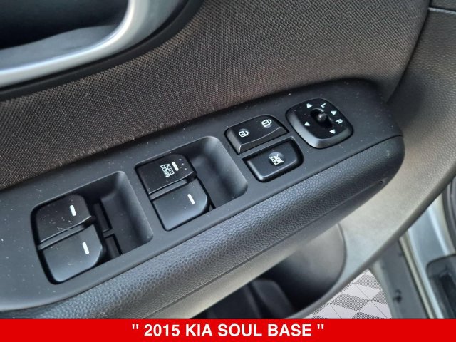 Used 2015 Kia Soul FWD image 13