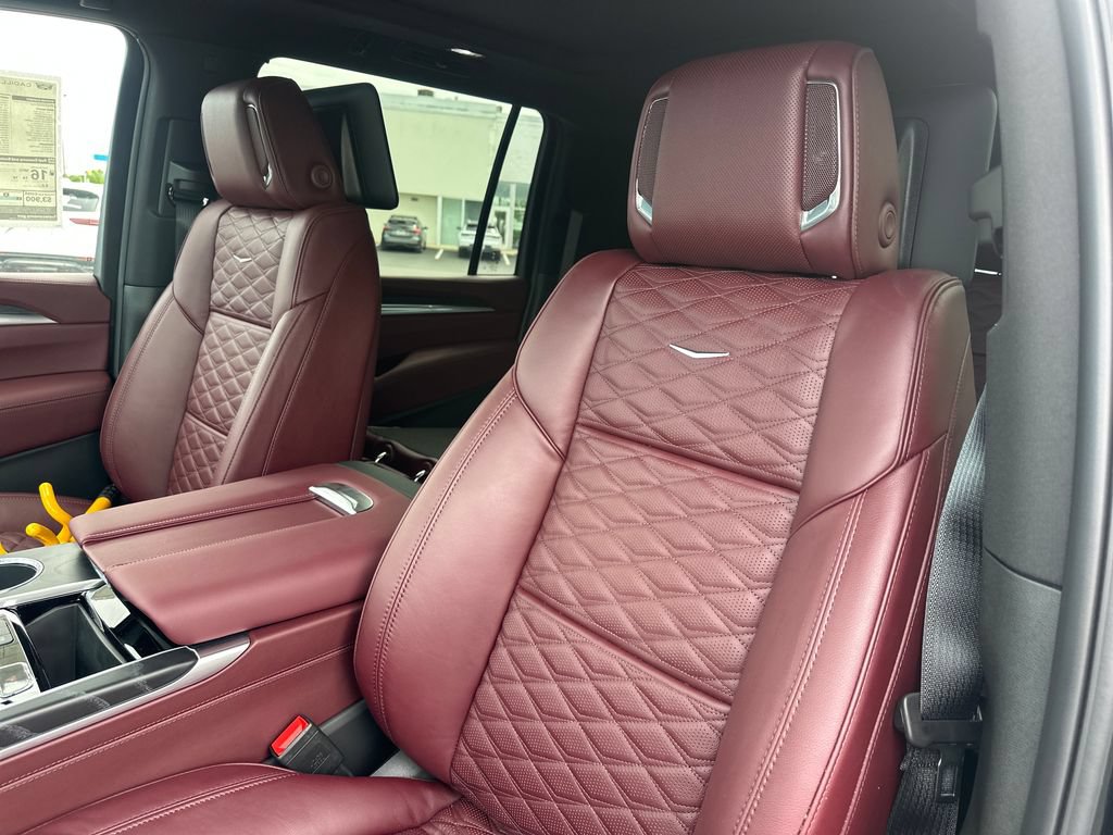 New 2026 Cadillac Escalade ESV Sport w/ LPO, ONYX Package AWD/4WD image 8