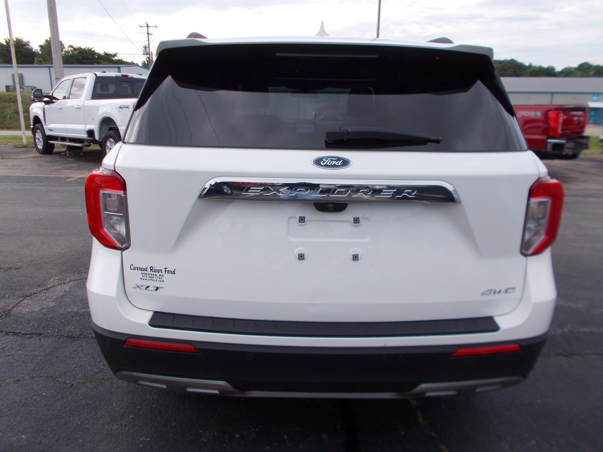 Used 2023 Ford Explorer XLT w/ Equipment Group 202A AWD/4WD image 3
