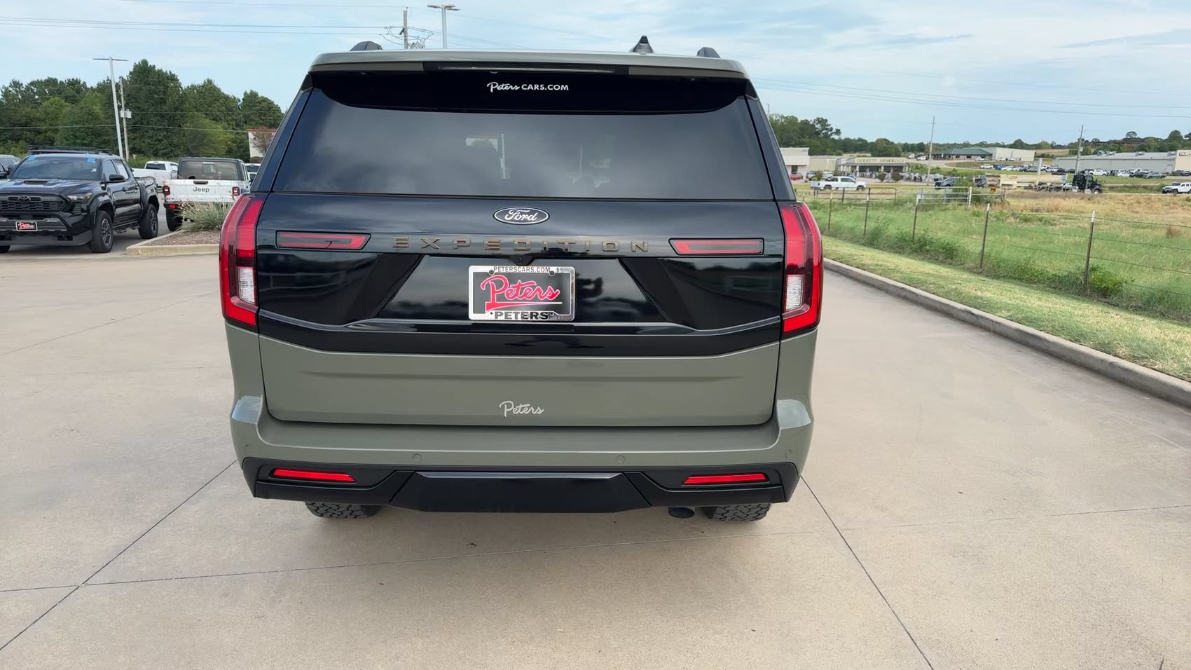 Used 2025 Ford Expedition Tremor AWD/4WD image 8