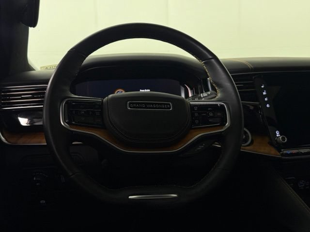 Used 2023 Jeep Grand Wagoneer Series III AWD/4WD image 22