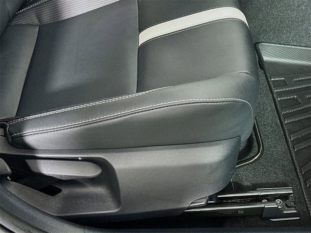 Used 2025 Toyota Camry SE image 23