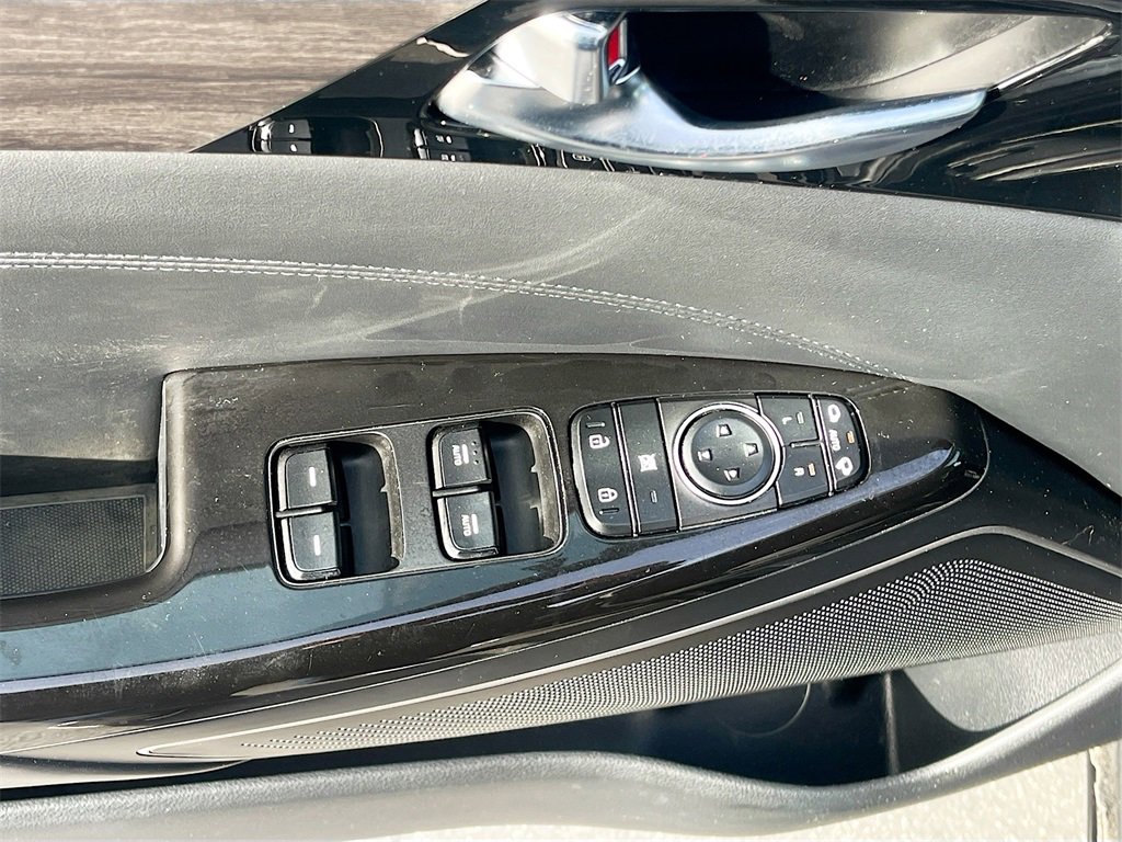 Used 2020 Kia Cadenza Technology image 18