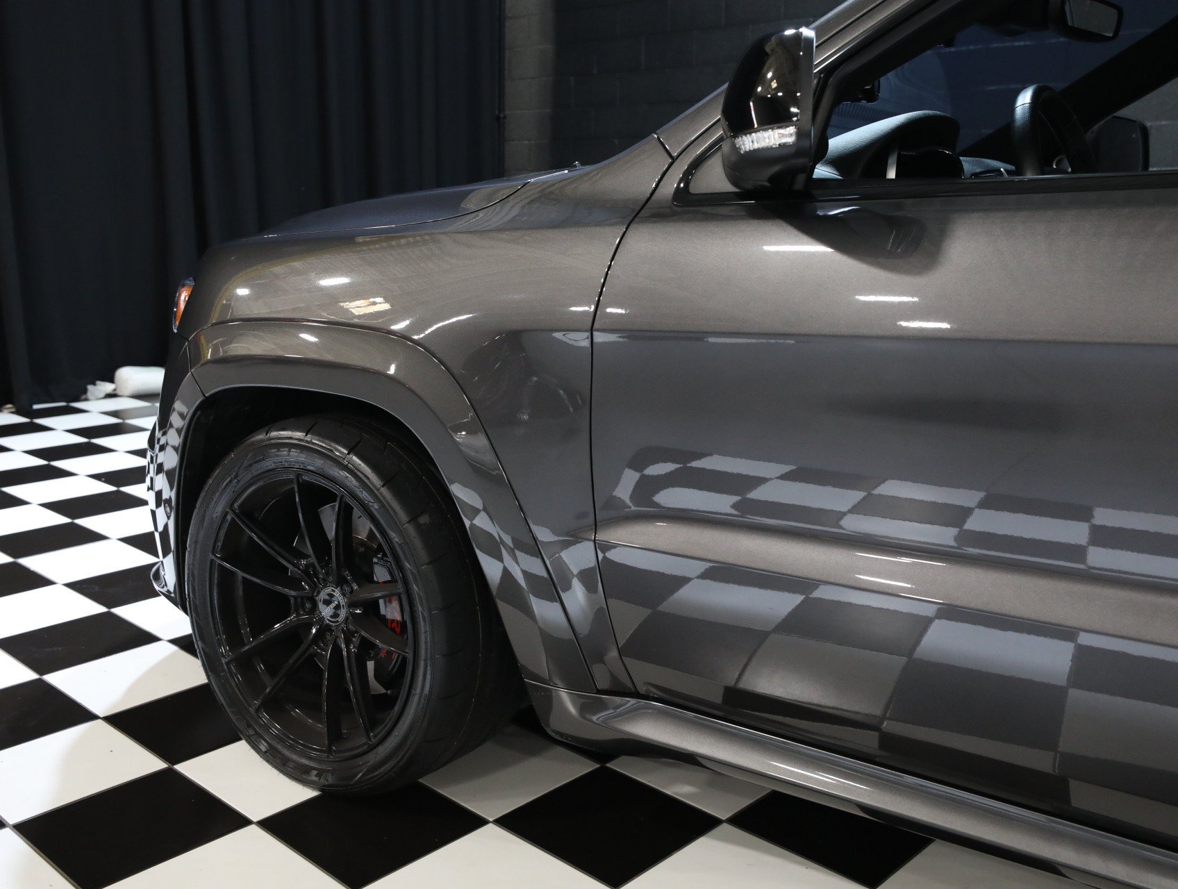 Used 2019 Jeep Grand Cherokee SRT AWD/4WD image 29
