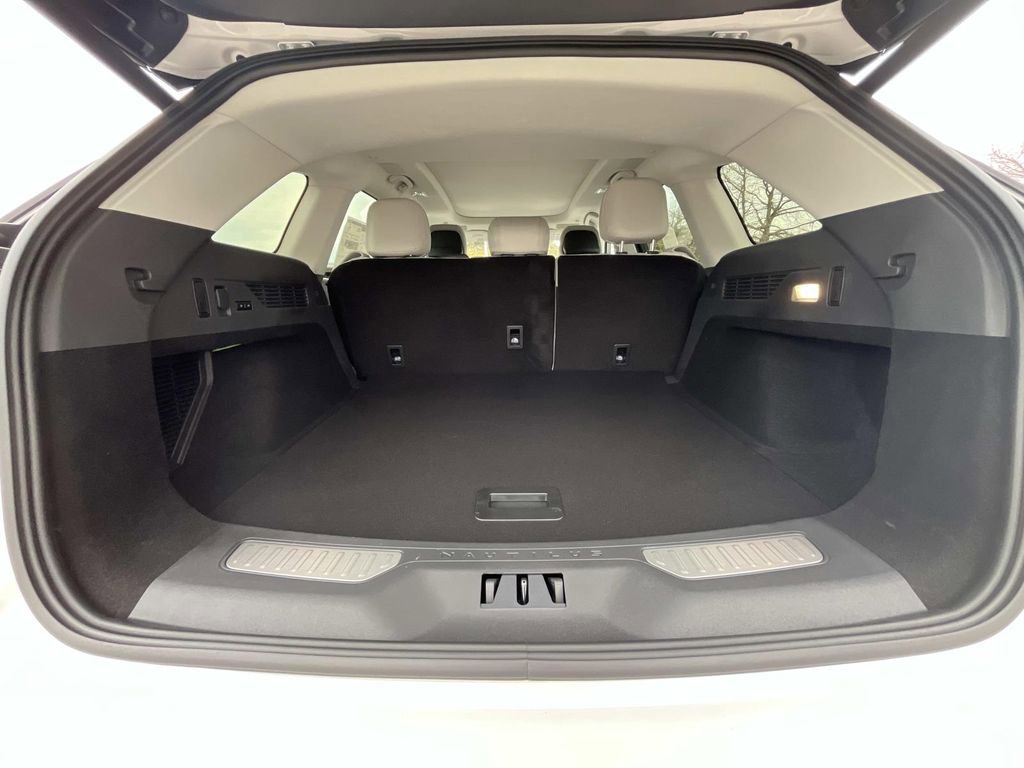 New 2026 Lincoln Nautilus Reserve AWD/4WD image 14