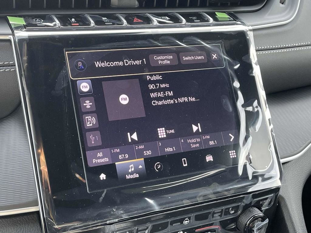 New 2025 Jeep Grand Cherokee L Laredo w/ Luxury Tech Group I image 37