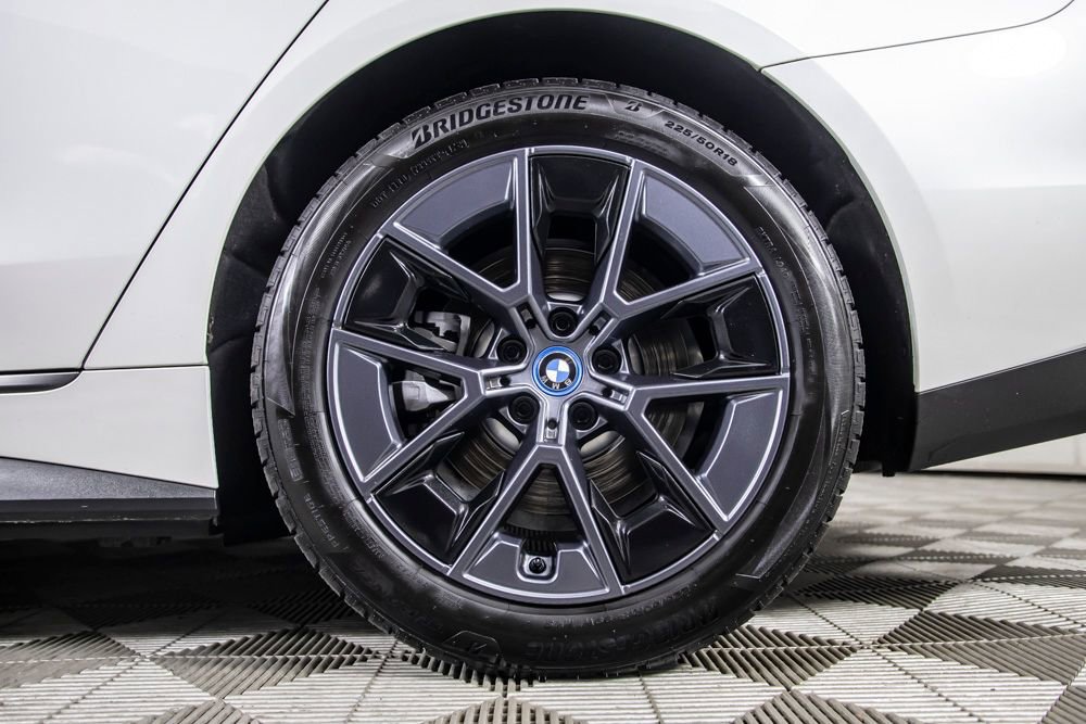 Used 2023 BMW i4 eDrive35 RWD image 40