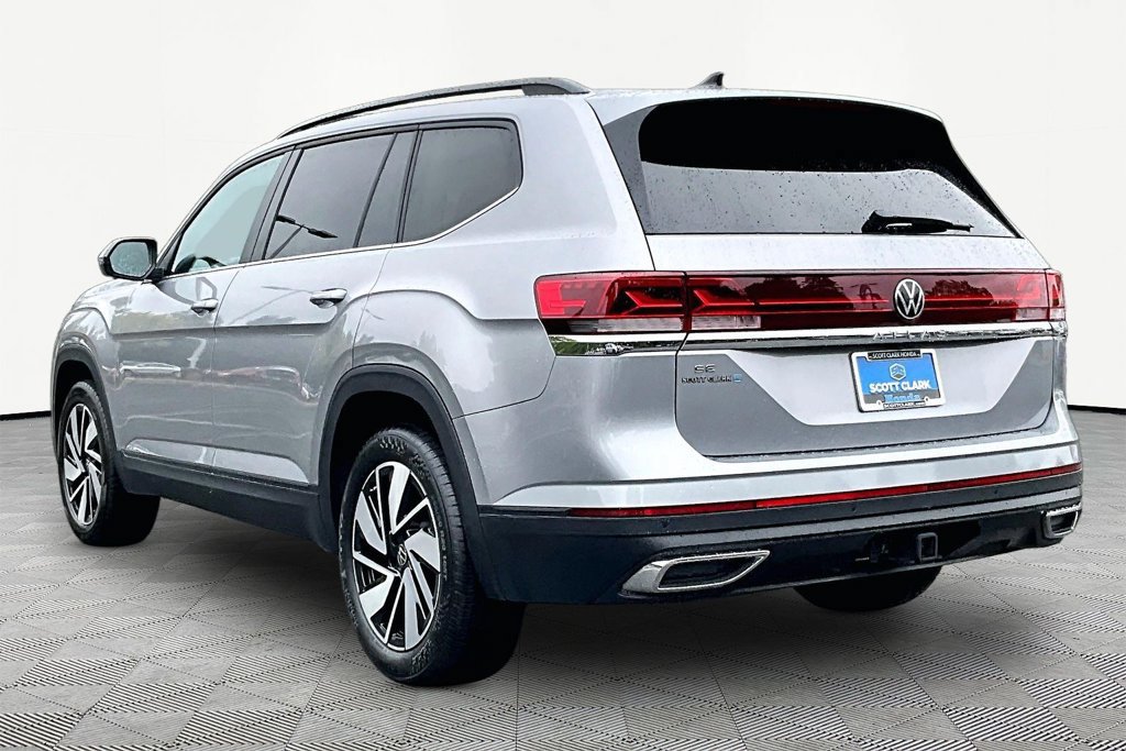 Used 2025 Volkswagen Atlas SE FWD image 4