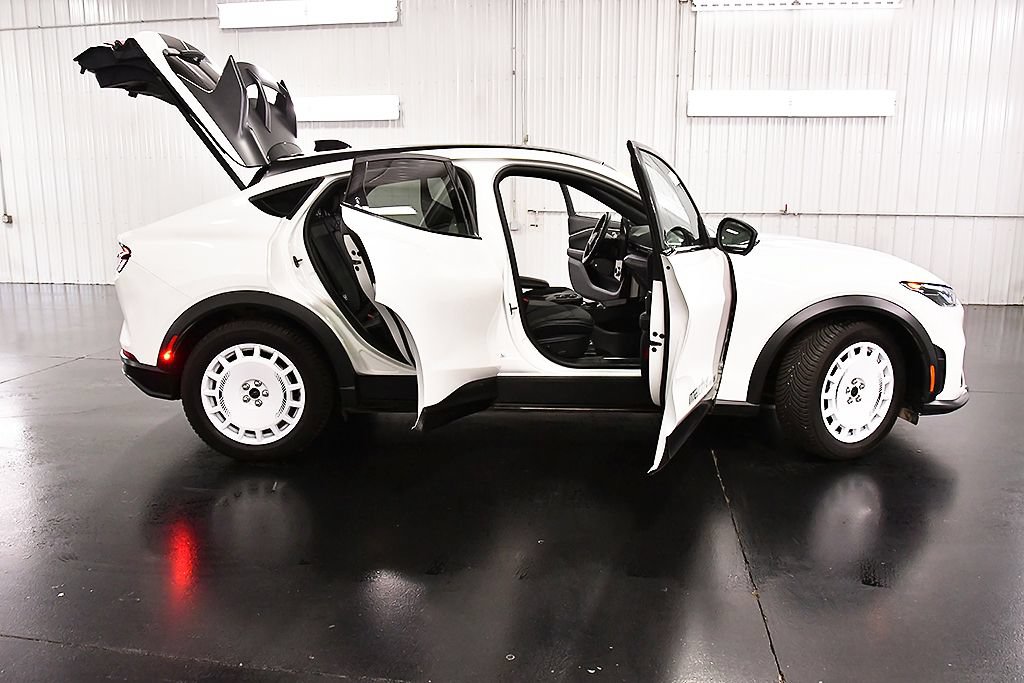 Used 2025 Ford Mustang Mach-E GT AWD/4WD image 28