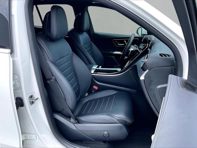 Used 2025 Mercedes-Benz GLC 350e 4MATIC image 9