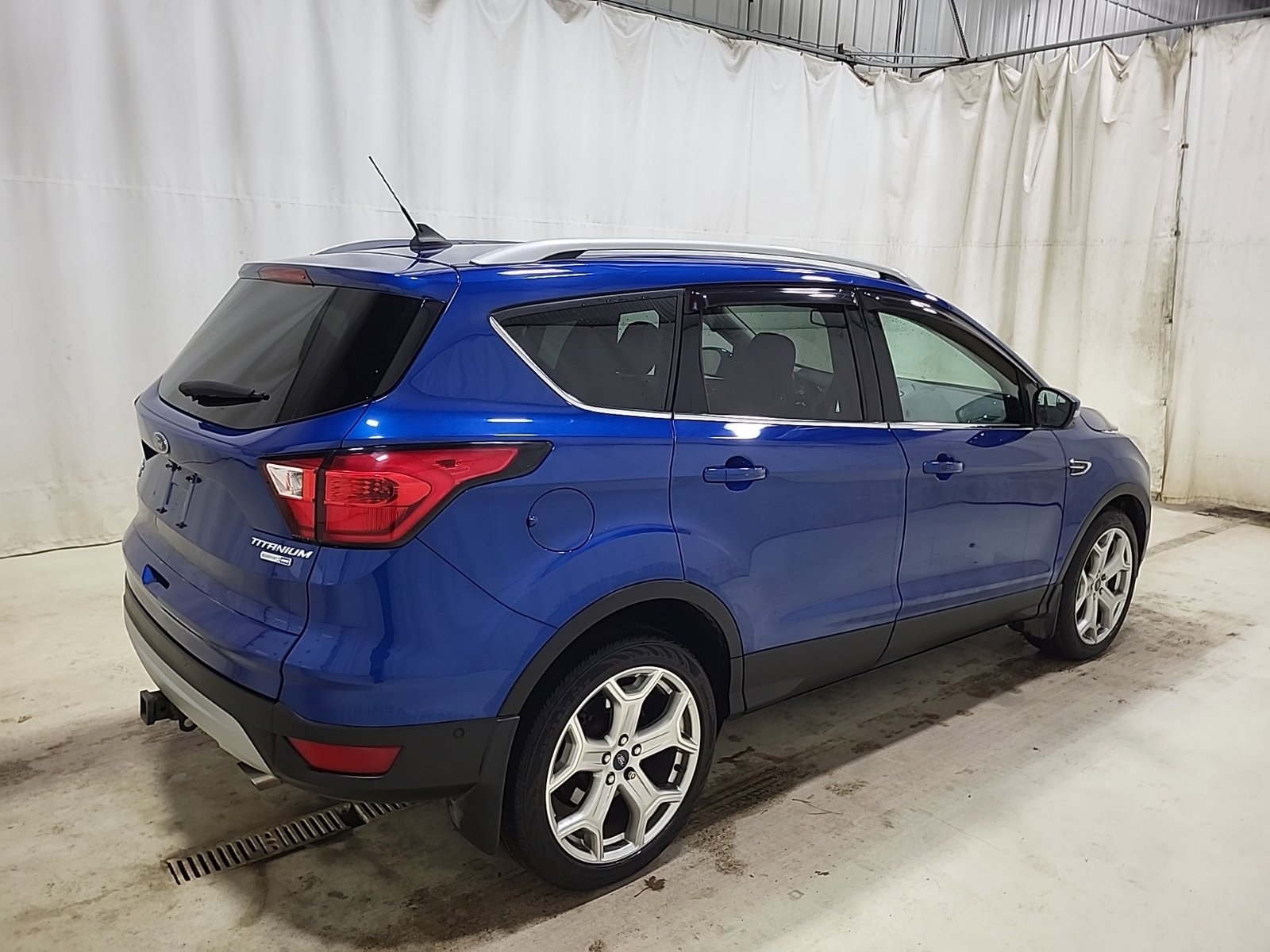 Used 2019 Ford Escape Titanium image 6