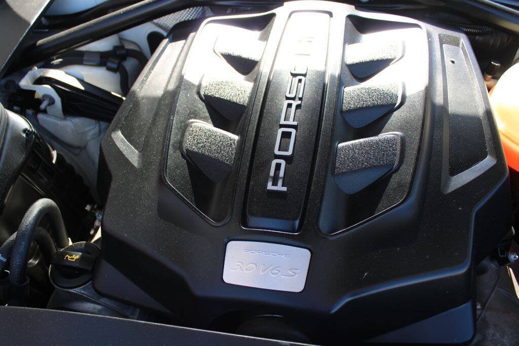 Used 2016 Porsche Macan S AWD/4WD image 18