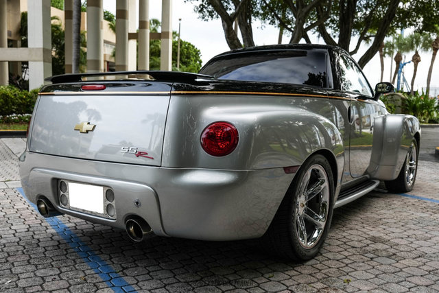 Used 2006 Chevrolet SSR w/ Preferred Equipment Group RWD image 17