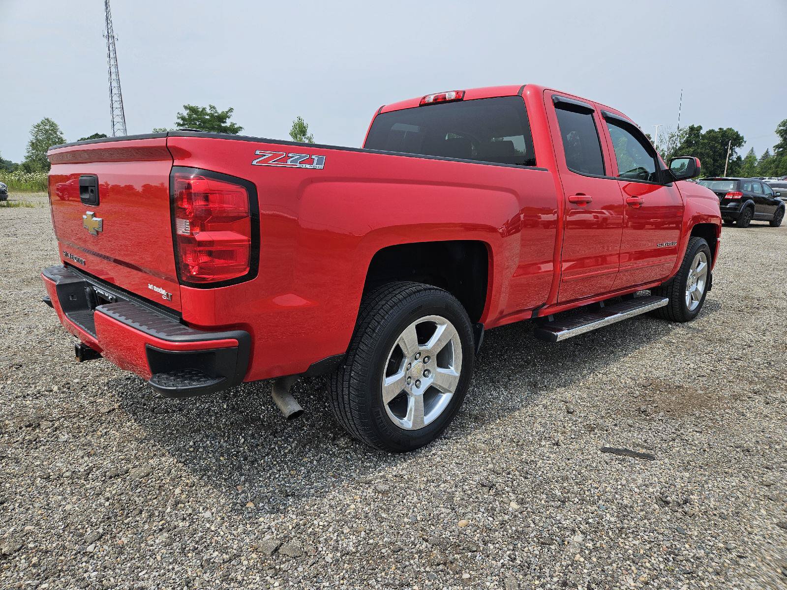 Used 2017 Chevrolet Silverado 1500 LT AWD/4WD image 7