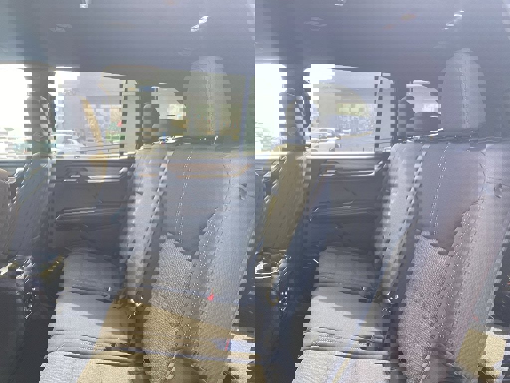 Used 2025 GMC Acadia Elevation image 23