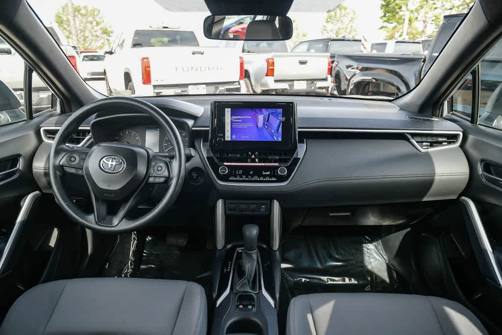 Used 2025 Toyota Corolla Cross AWD Hybrid image 14