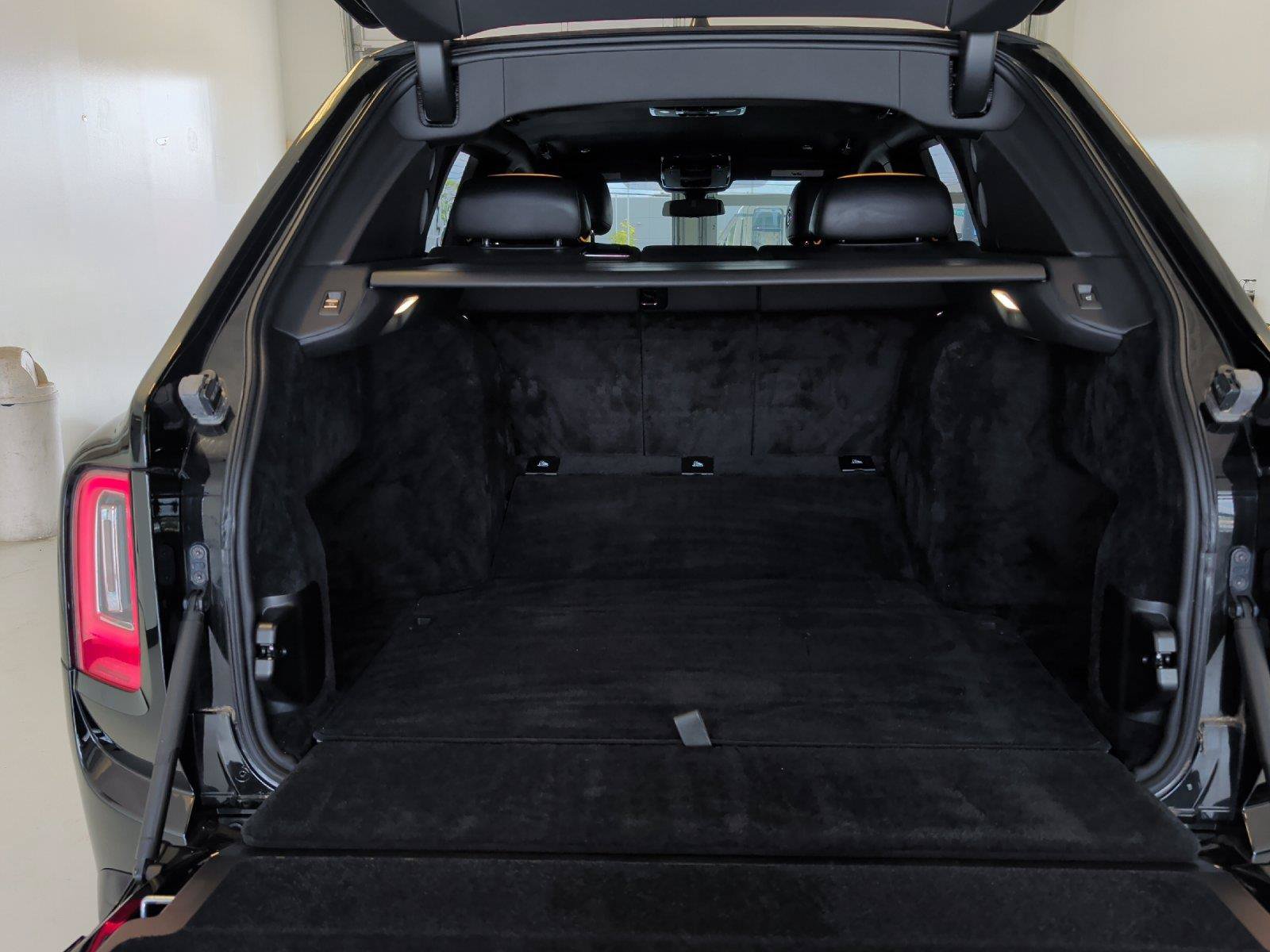 Used 2021 Rolls-Royce Cullinan AWD/4WD image 37