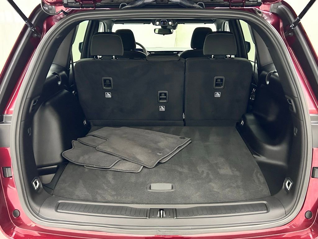 Used 2024 Jeep Grand Cherokee Laredo X w/ Trailer Tow Package image 20