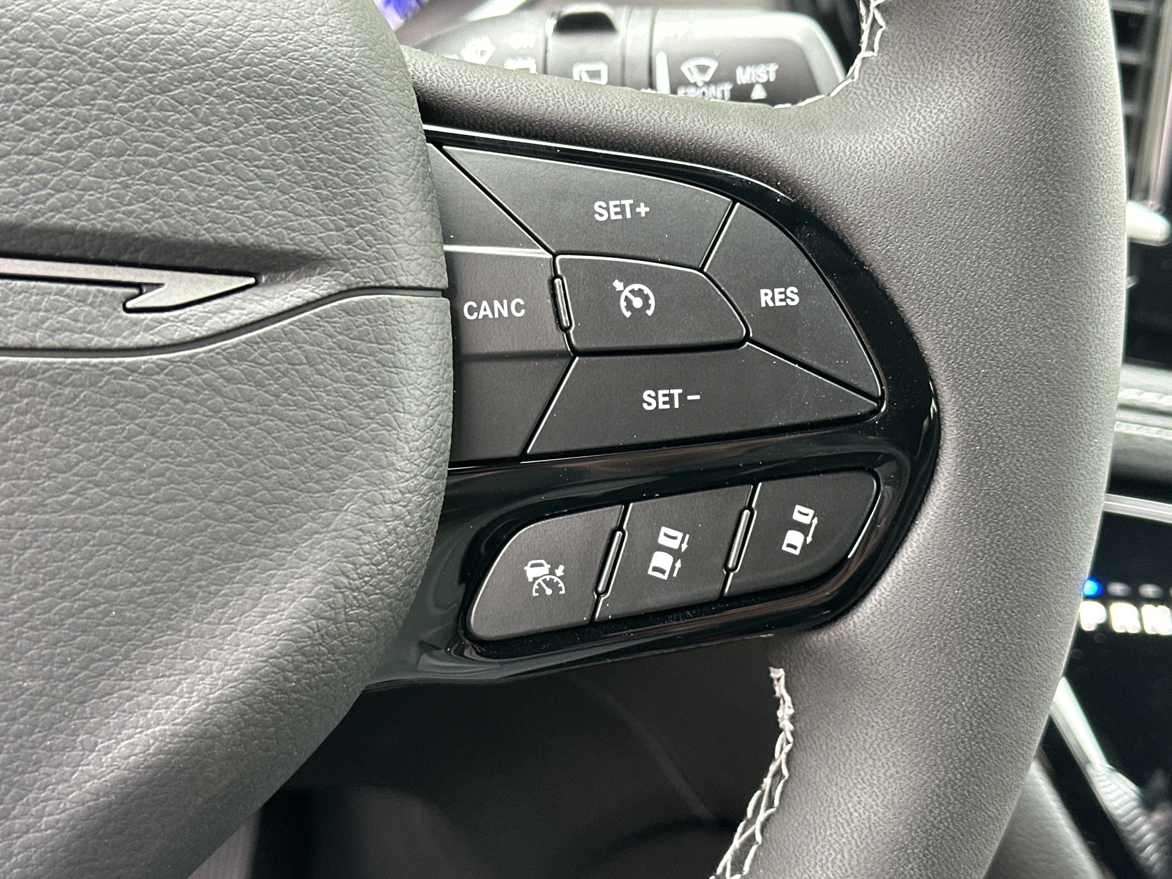 New 2027 Chrysler Pacifica Limited FWD image 8