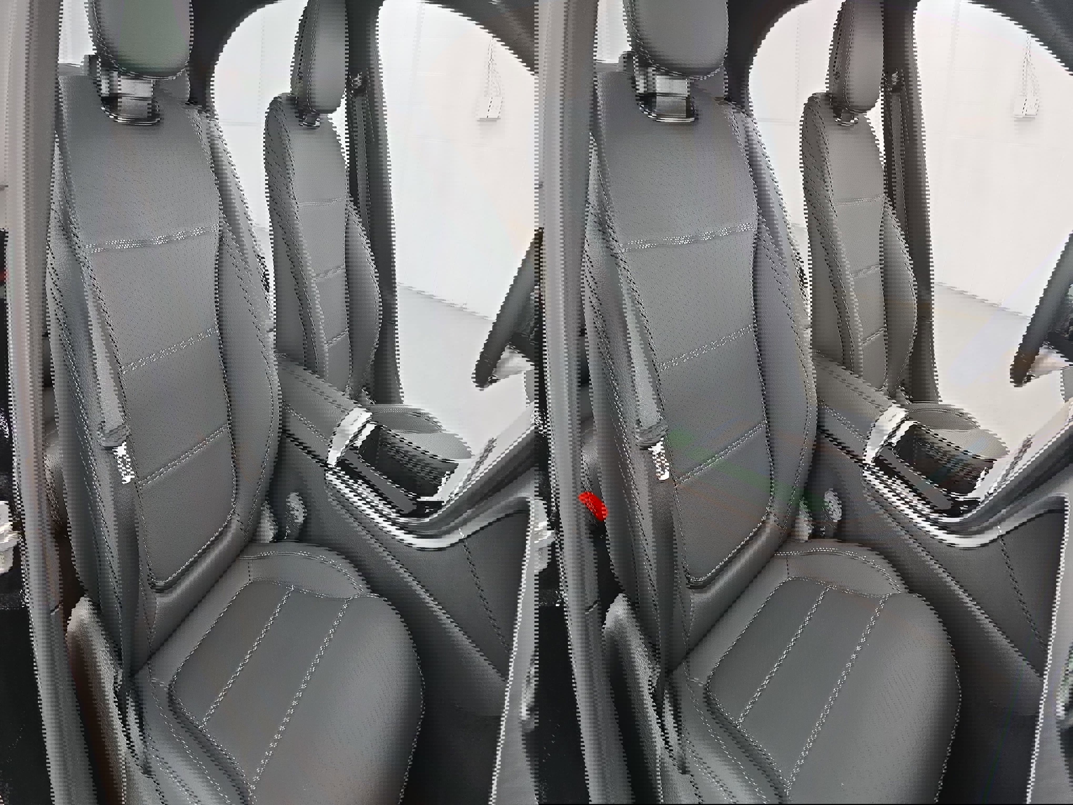 Used 2025 Mercedes-Benz C 300 Sedan image 10