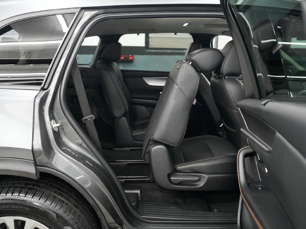 Used 2024 MAZDA CX-90 Plug-In Hybrid w/ Preferred AWD/4WD image 37