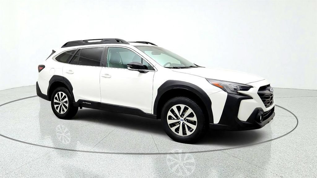 Used 2023 Subaru Outback Premium AWD/4WD image 3