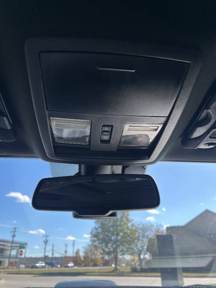 Used 2016 Dodge Challenger R/T image 26