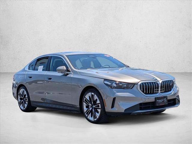 Used 2024 BMW i5 eDrive40i w/ Premium Package RWD image 3