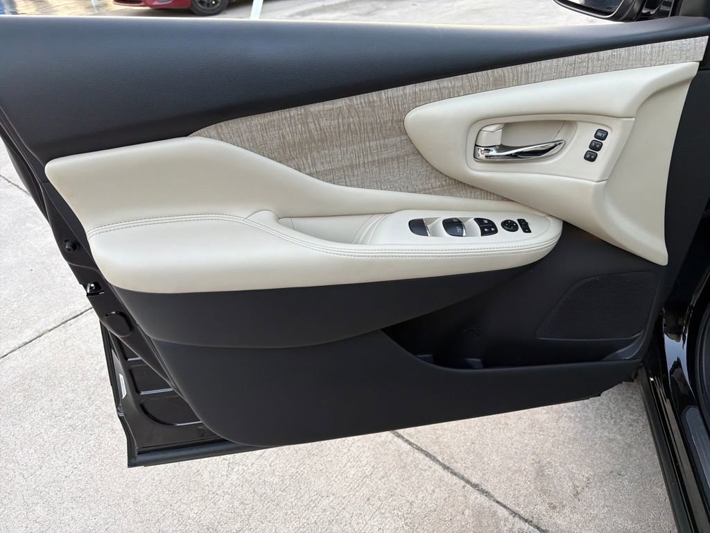Used 2020 Nissan Murano SL w/ Moonroof Package image 18