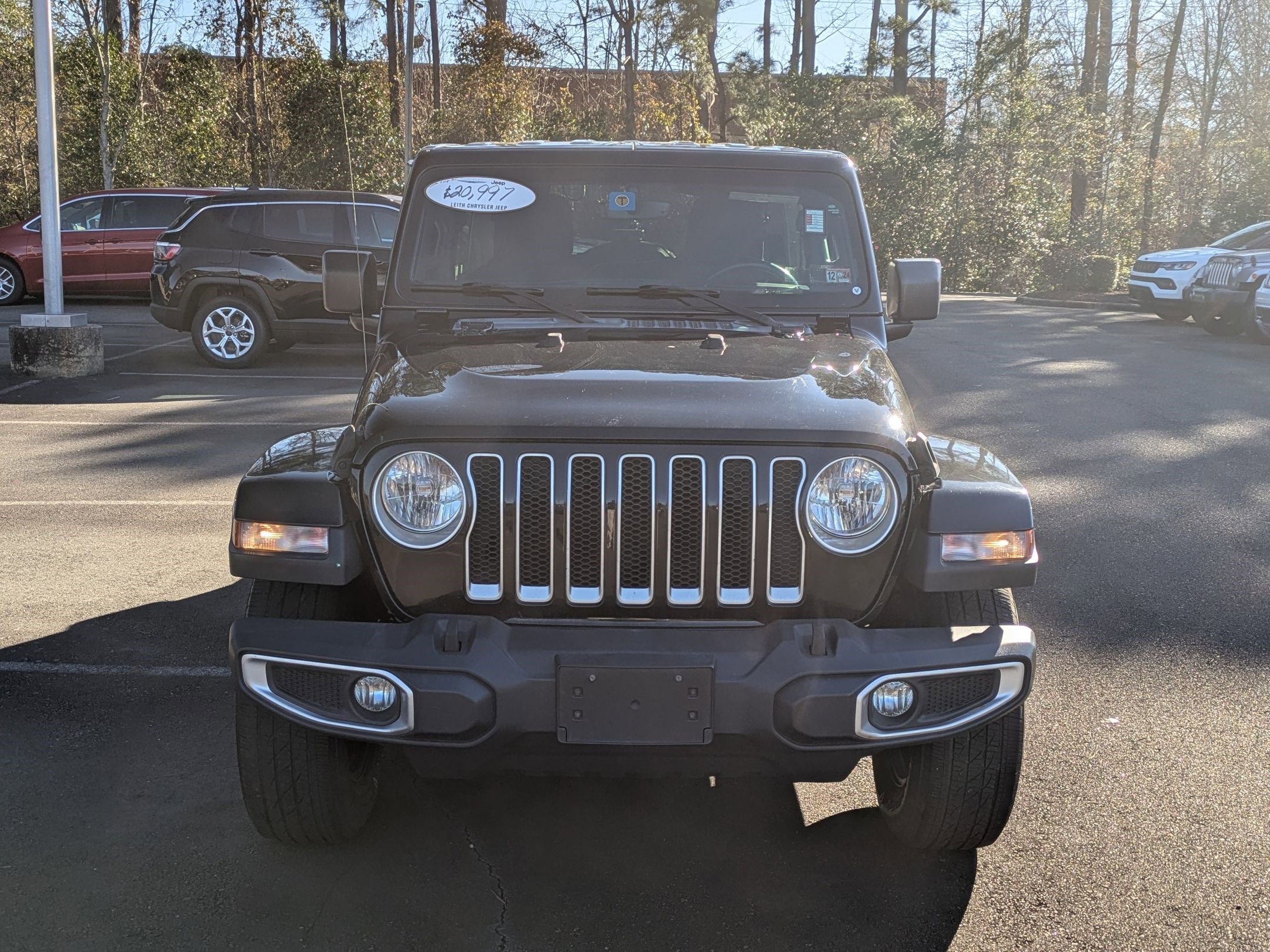 Used 2019 Jeep Wrangler Unlimited Sahara w/ Uconnect 4C Nav & Sound Group image 2