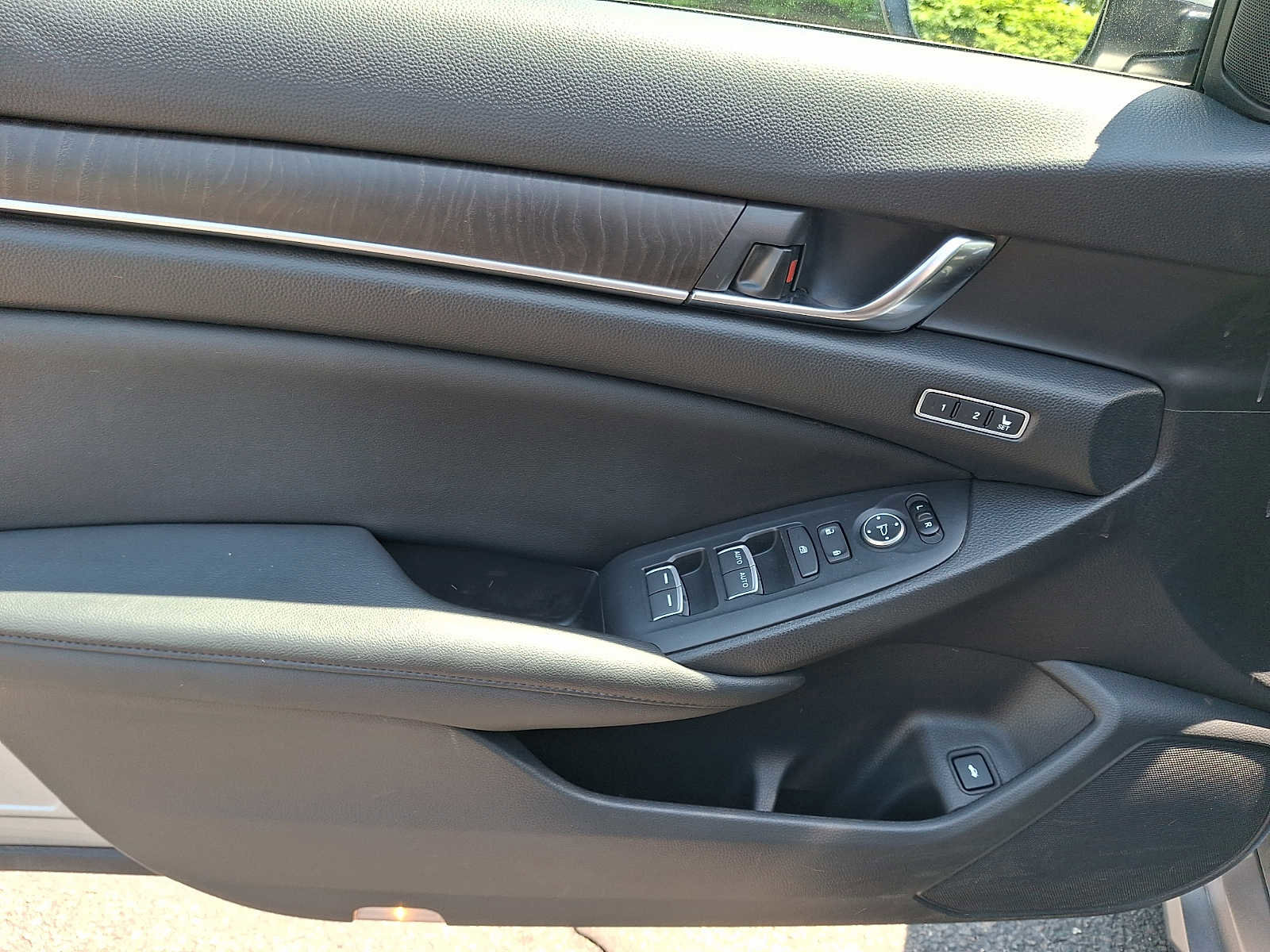 Used 2019 Honda Accord Touring image 12