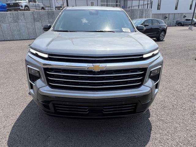 New 2025 Chevrolet Traverse High Country w/ LPO, Floor Liner Package image 9