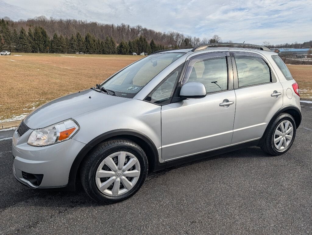 Used 2011 Suzuki SX4 AWD Hatchback image 10