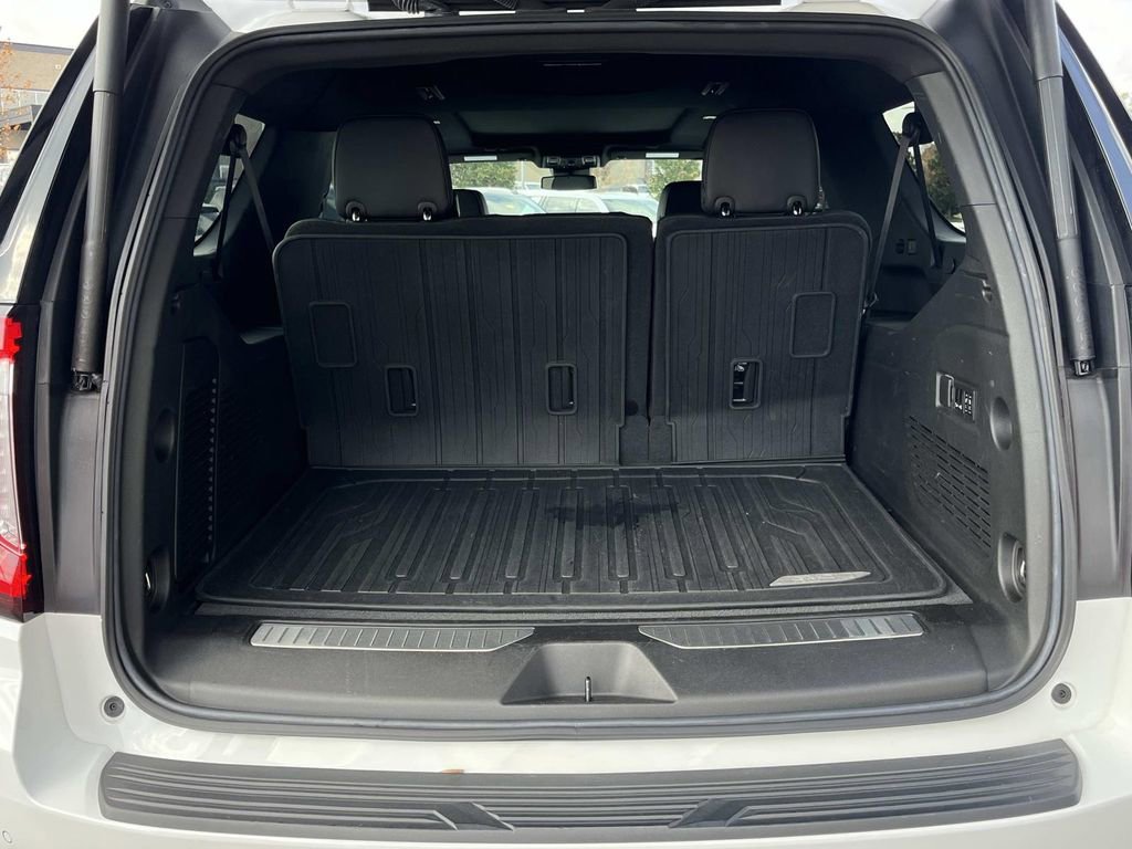 Used 2023 GMC Yukon XL Denali image 11