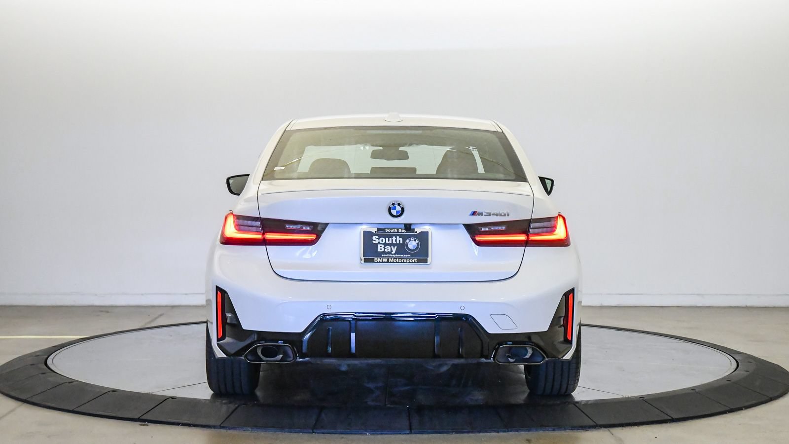 Used 2025 BMW M340i RWD image 3