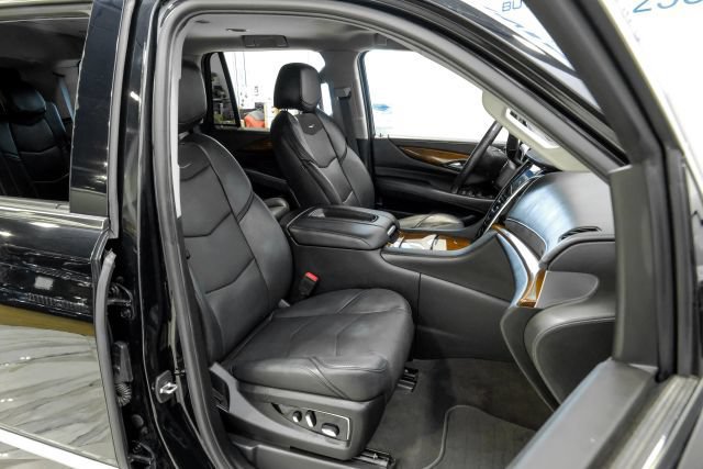 Used 2020 Cadillac Escalade 2WD image 38