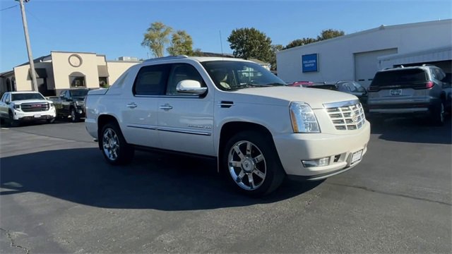 Used 2012 Cadillac Escalade EXT Premium image 2