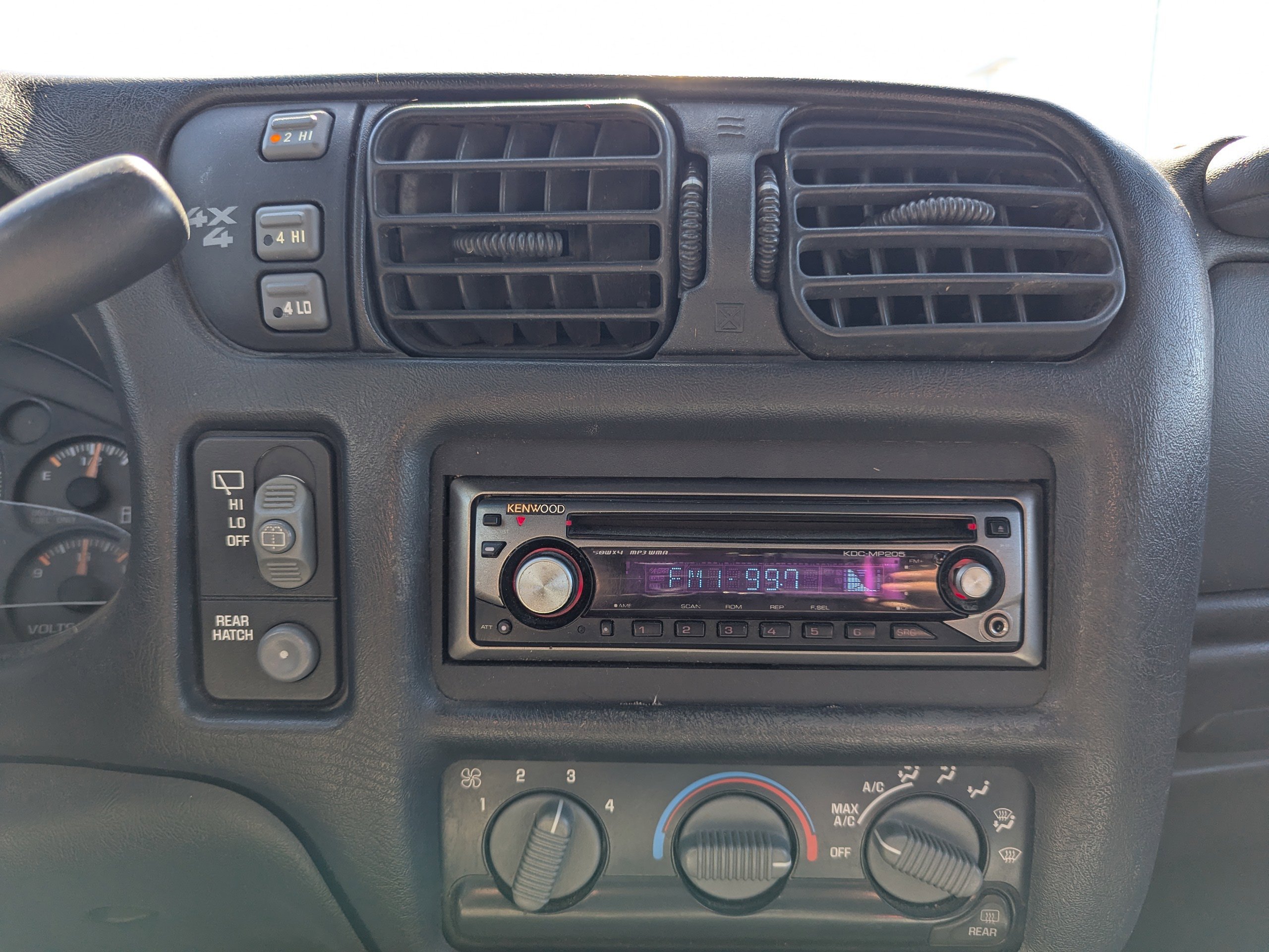 Used 1998 Chevrolet Blazer LS w/ Preferred Equipment Group AWD/4WD image 18