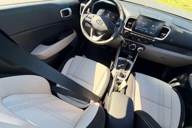 New 2026 Hyundai Venue SEL FWD image 12